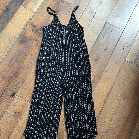 Hem & Thread Romper - Picture 1 of 10